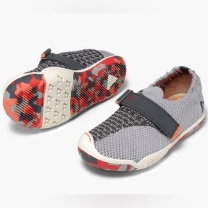 Plae kids Elise knit slip on sneaker Size 10 grey and orange w/ Velcro strap